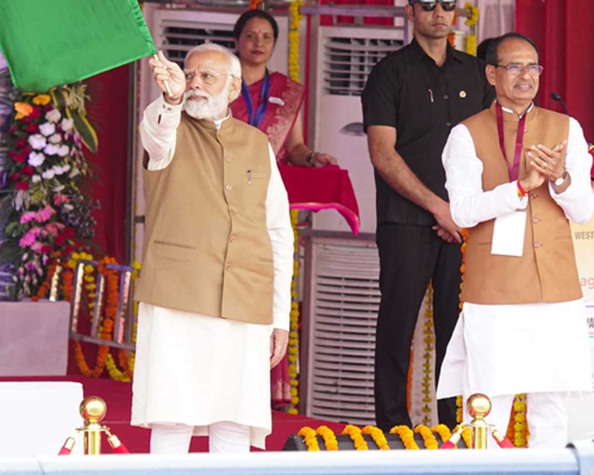 भाजपा ने चुनाव से पहले पीएम मोदी की आधा दर्जन से अधिक दौरों से मध्य प्रदेश को लुभाया